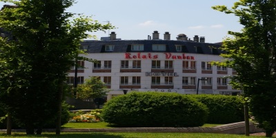 CC362 cession hotel relais vauban photo.JPG